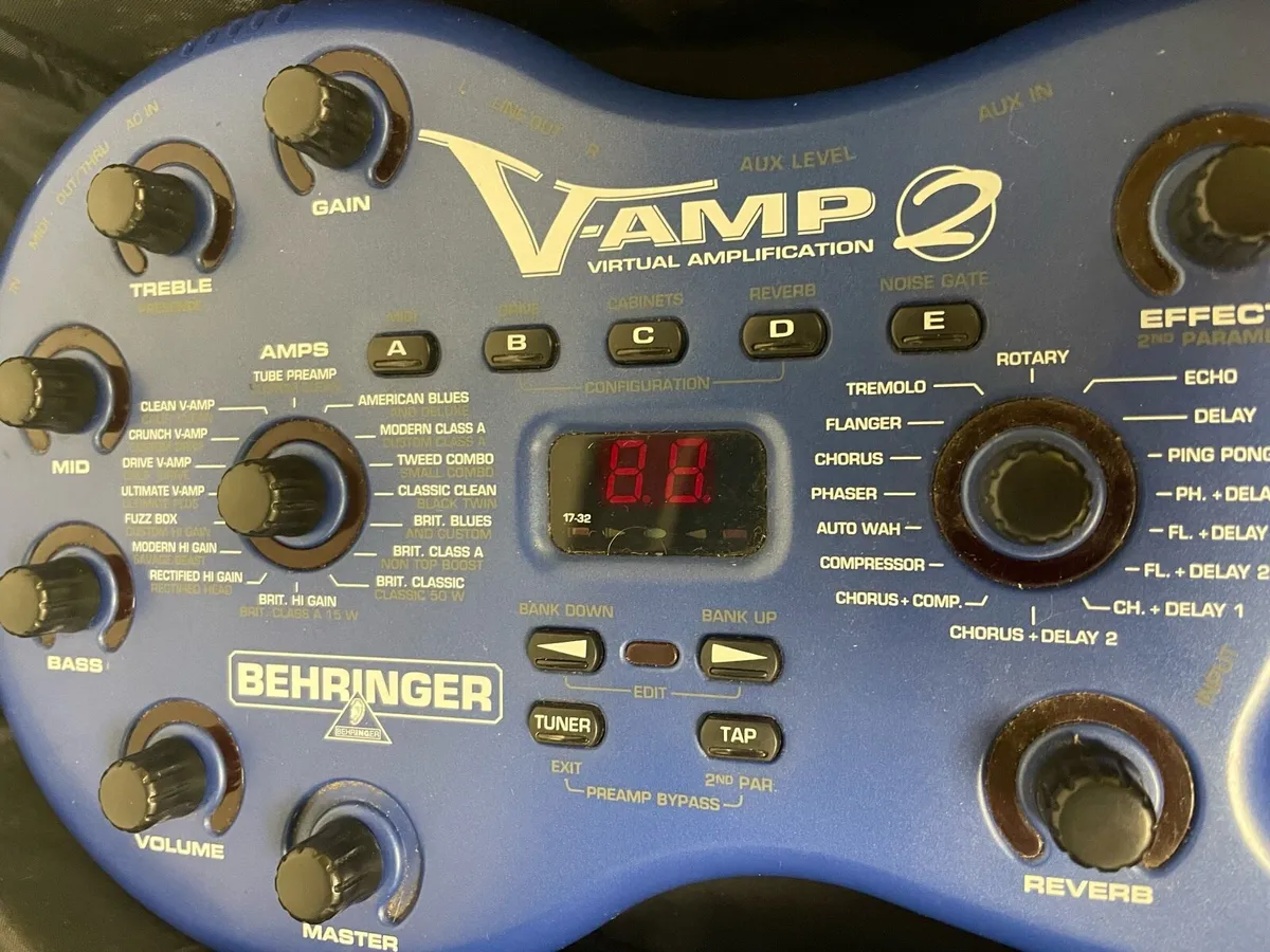 Behringer V-Amp 2 - Guitar Amplifier - Image 4
