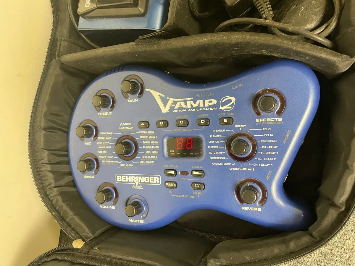 Behringer V-Amp 2 - Guitar Amplifier - Image 2