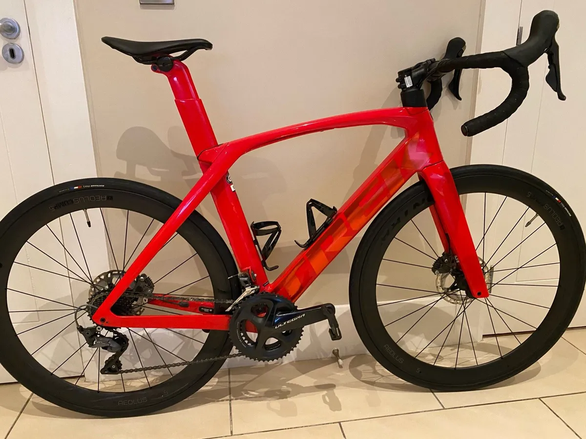Trek Madone SL6 in Excellent Condition - Image 1