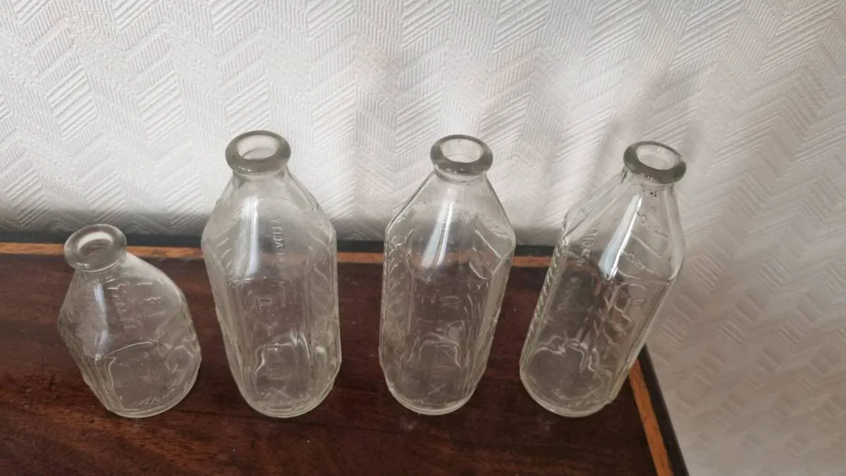 Vintage Pyrex Hexegonal Baby Bottles - Image 2