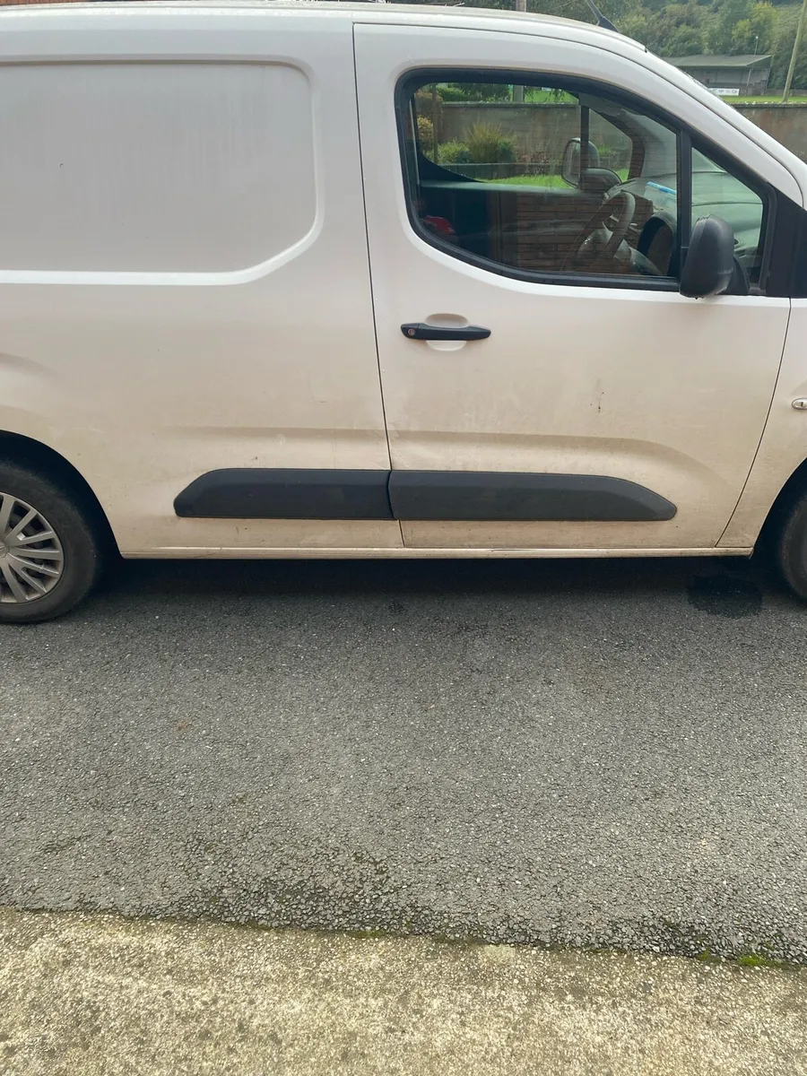 Van - Image 1