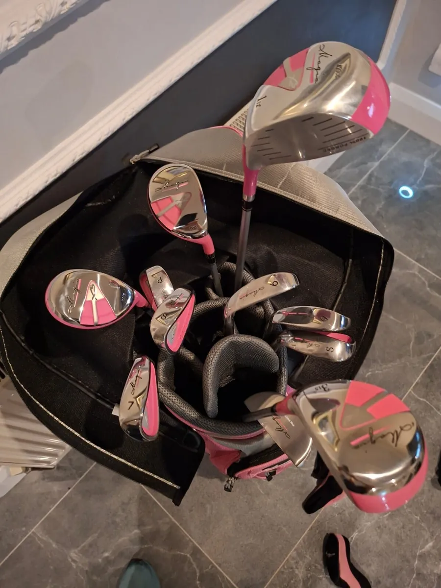 Ladies Golf Club Set with Bag - Image 3