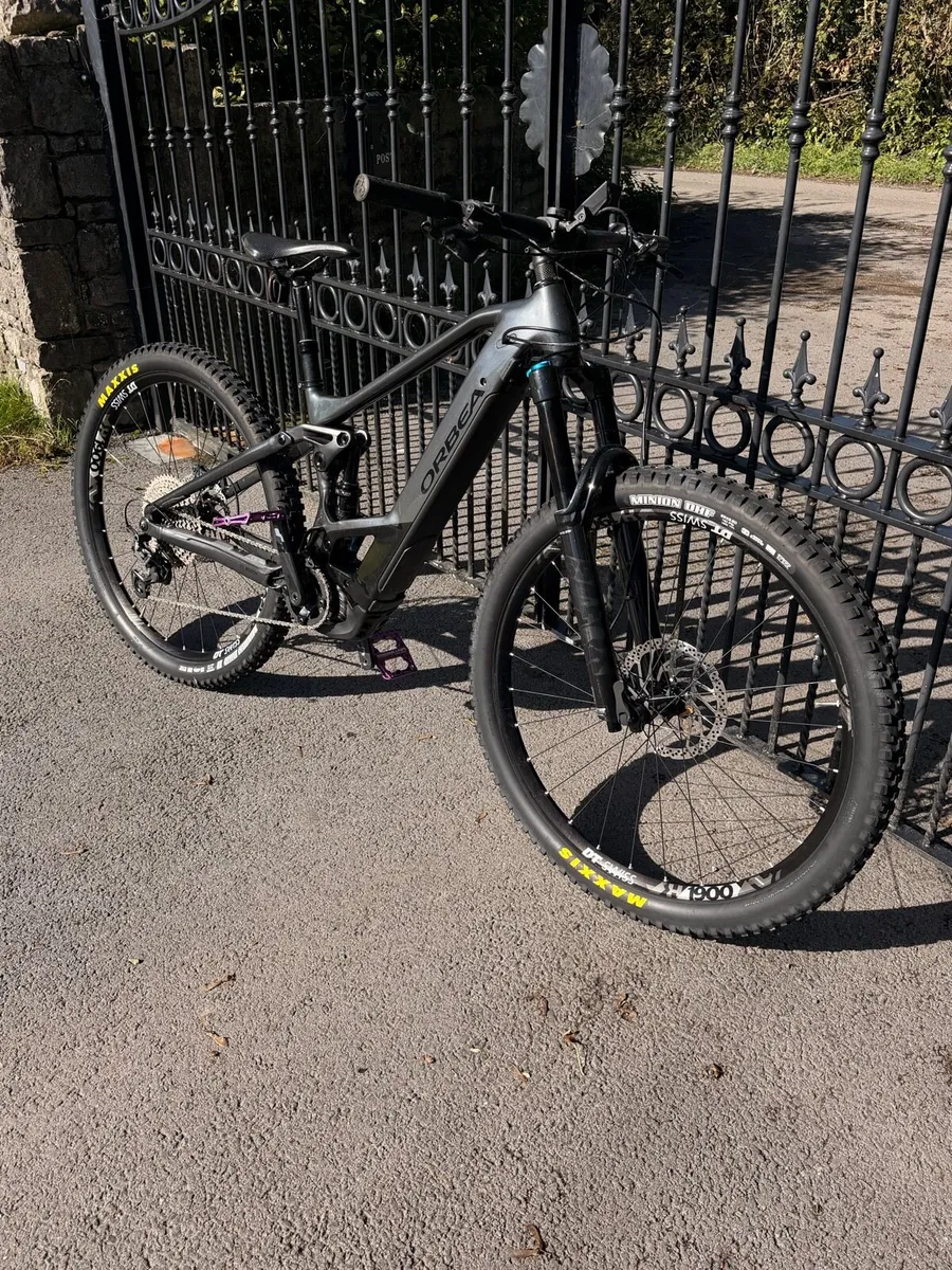 Mountain bike - Image 1