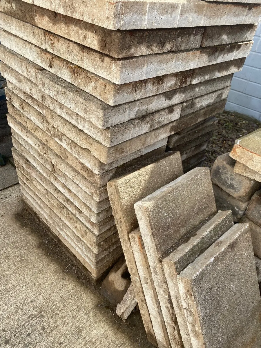 Patio paving stones 28m2 - Image 1