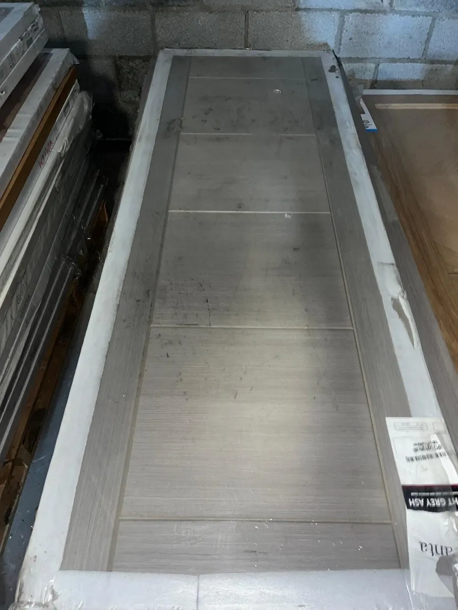LARGE SELECTION OF BRAND NEW INTERNAL DOORS - Image 1