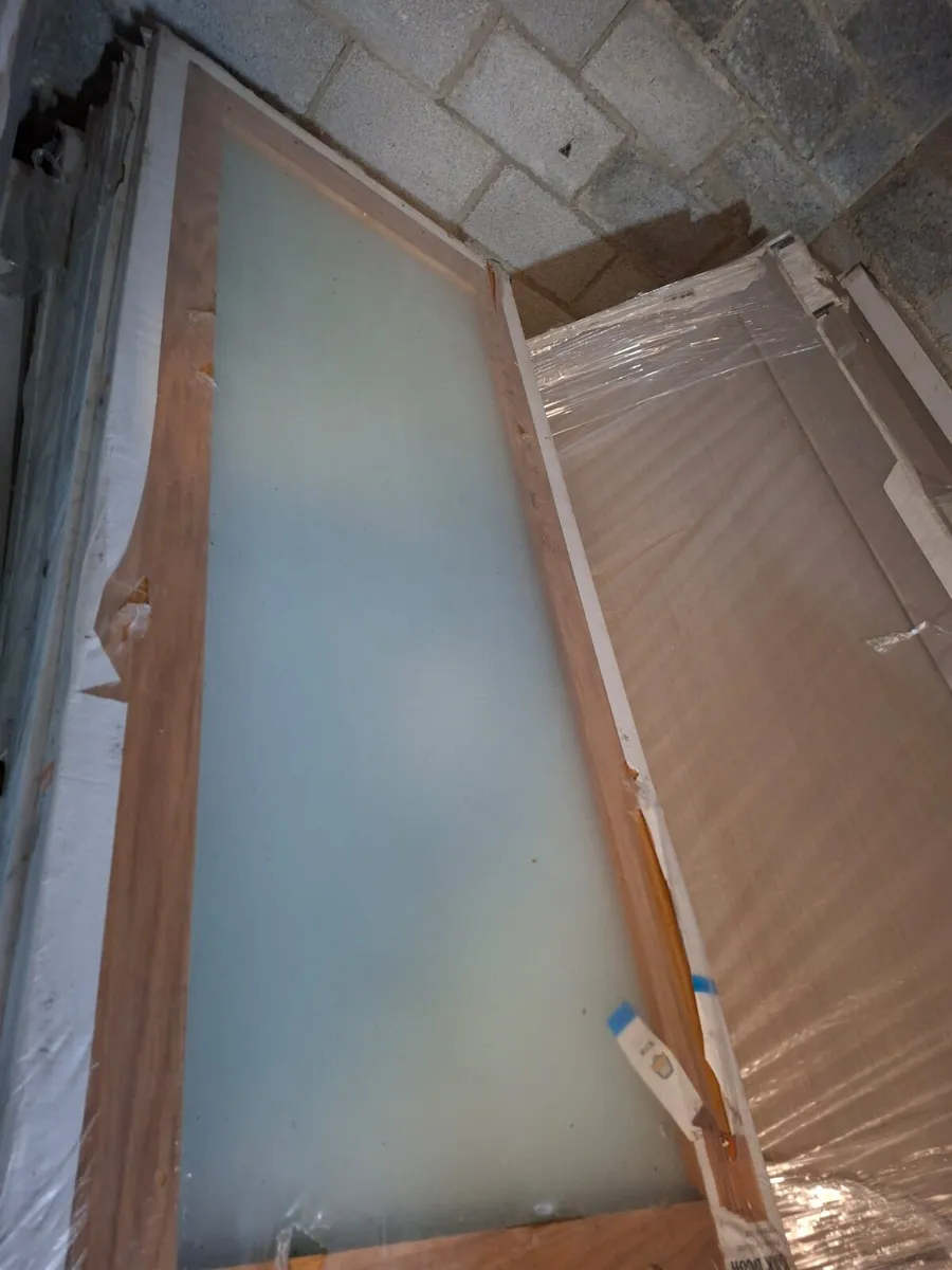 LARGE SELECTION OF BRAND NEW INTERNAL DOORS - Image 4