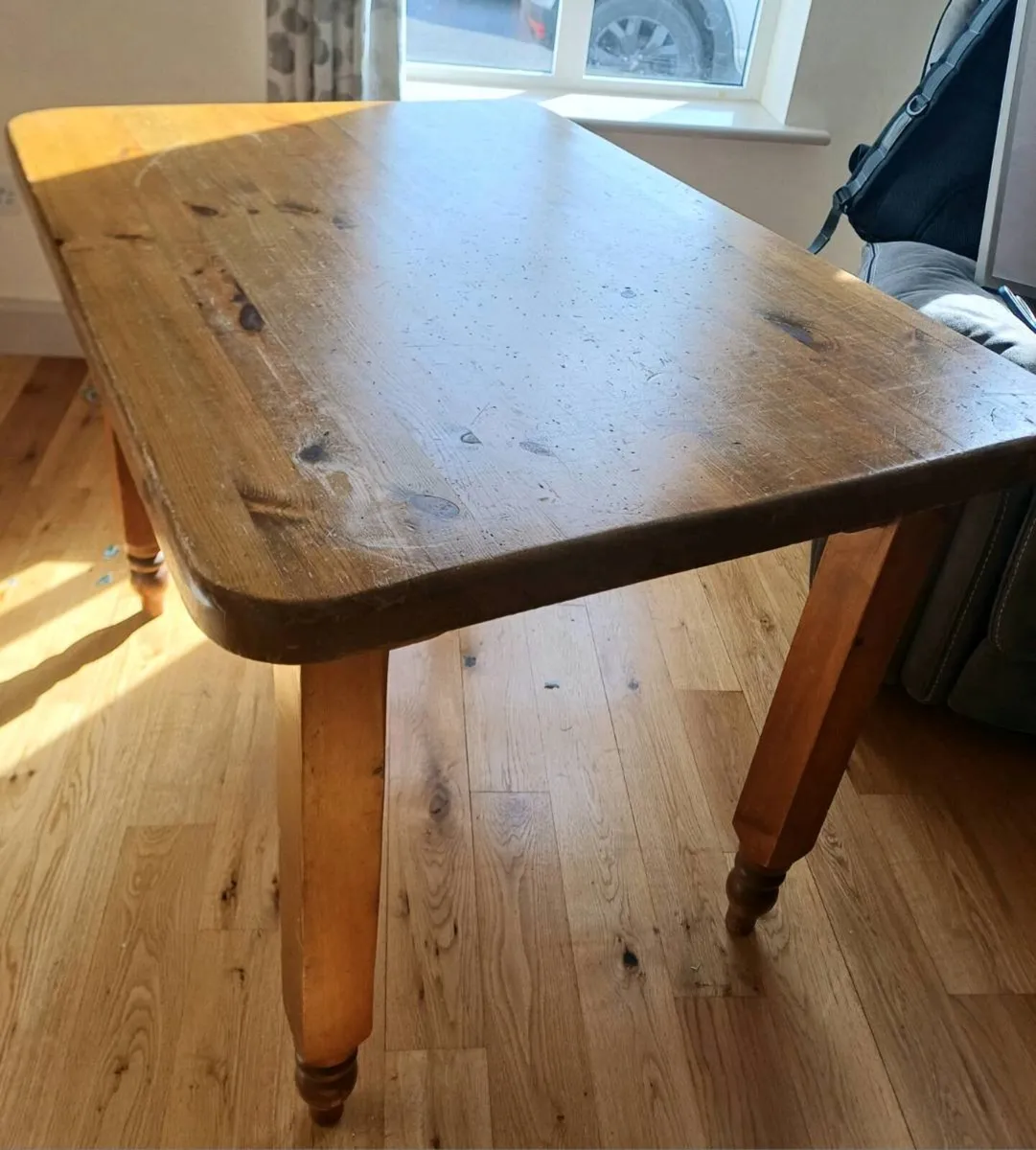 Small wooden table - Image 2