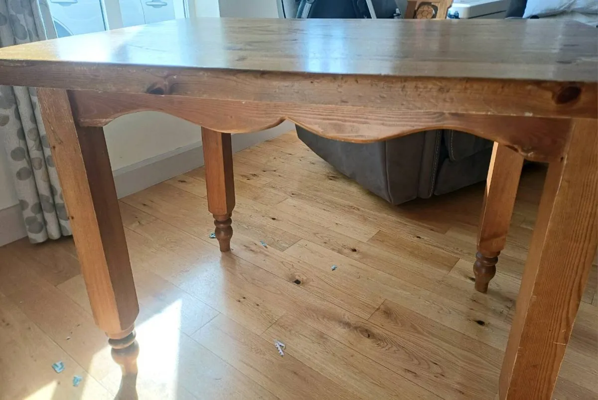 Small wooden table - Image 3