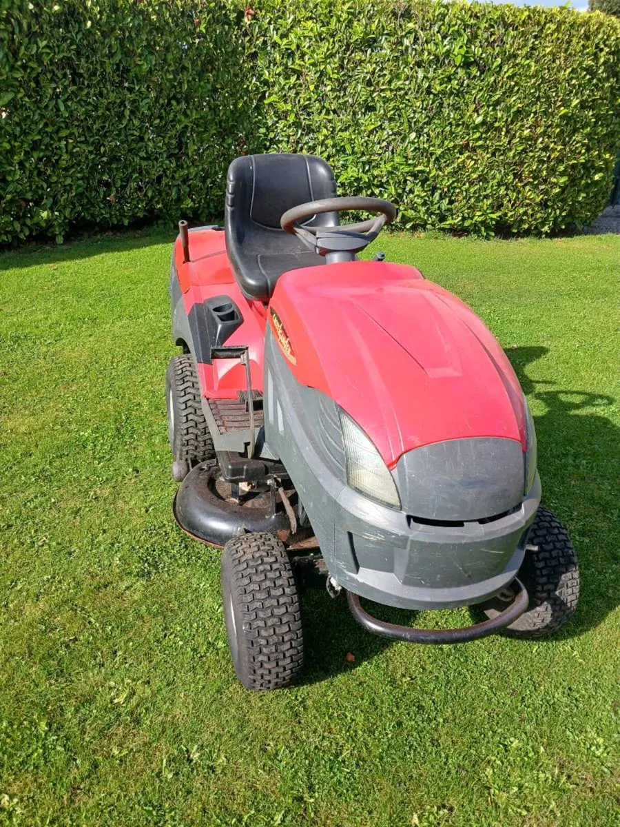 22hp Twin cylinder  Castlegarden hydrostatic - Image 3