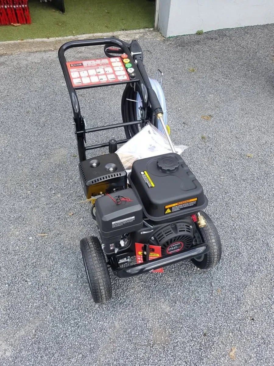 VICTOR POWER WASHER 3,000psi - FOR SALE - Image 2