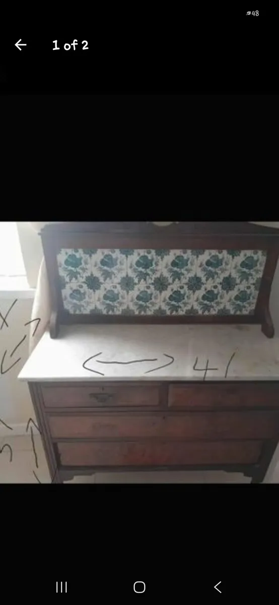 Marble wash stand with blue tiles - Image 1