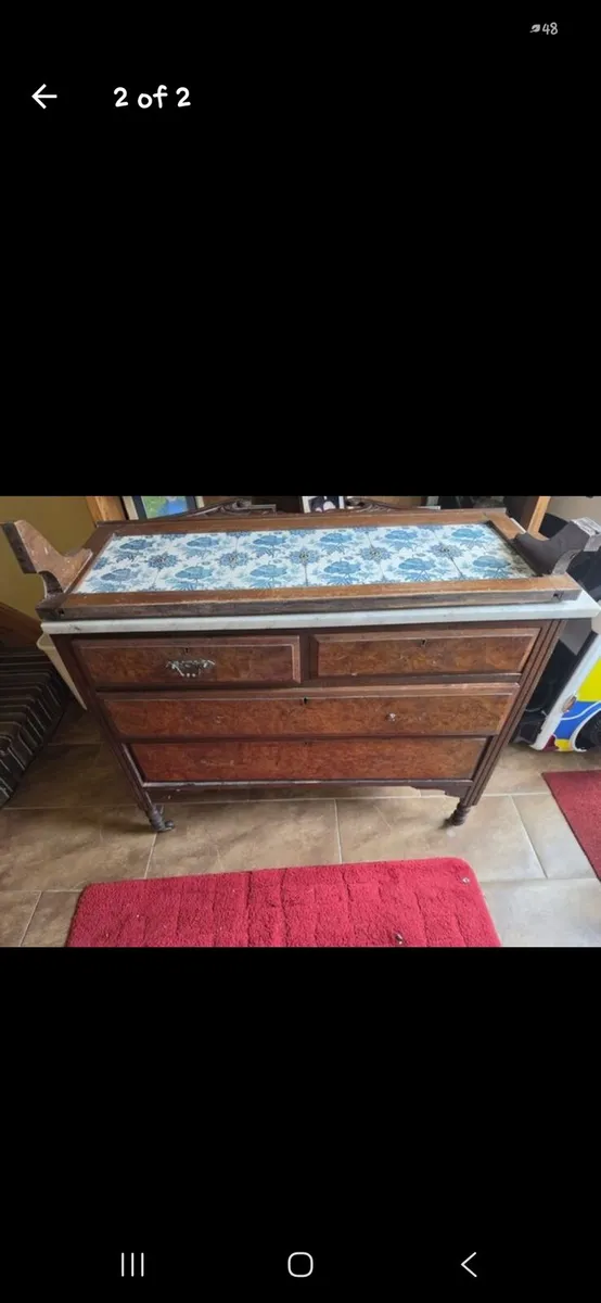 Marble wash stand with blue tiles - Image 2