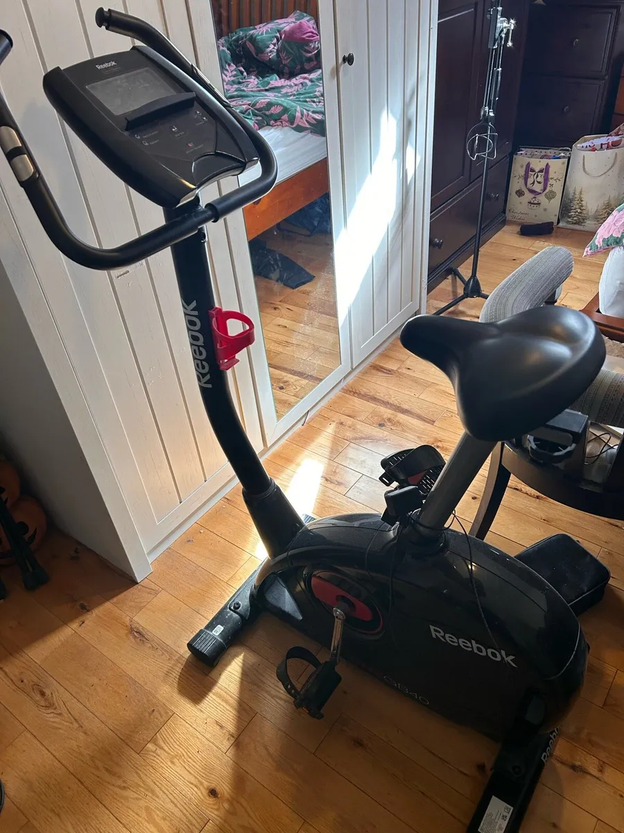 Reebok ONE BG40 excerise bike - Image 3