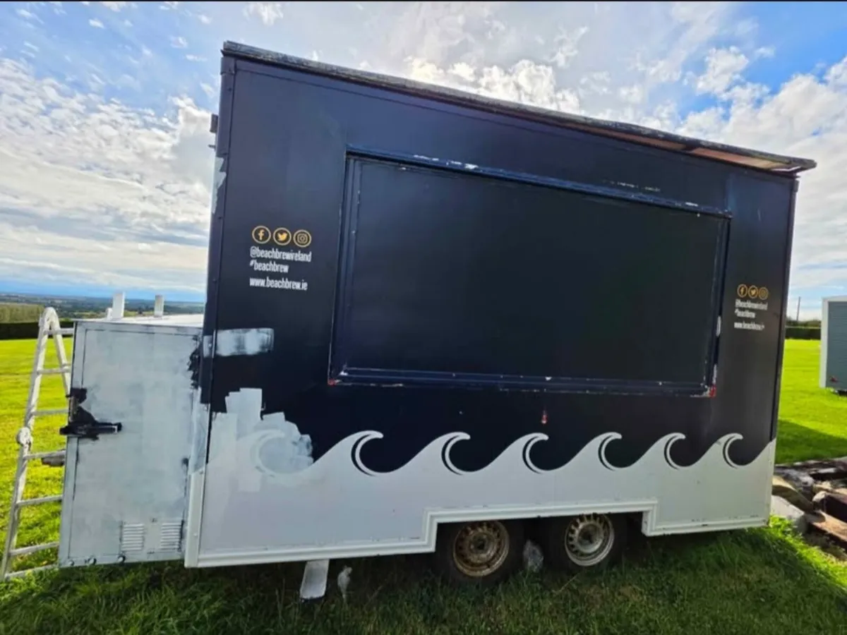Catering trailer - Image 1
