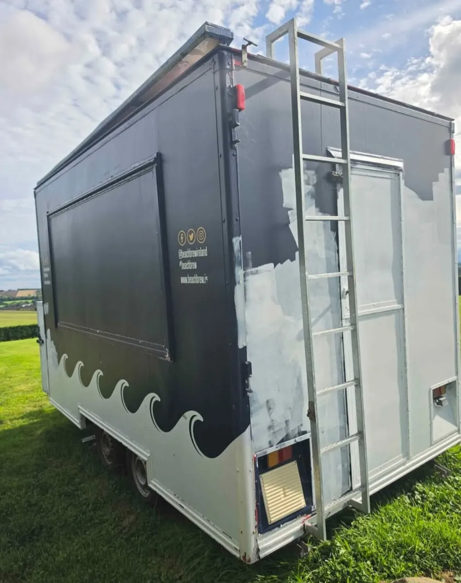 Catering trailer - Image 4