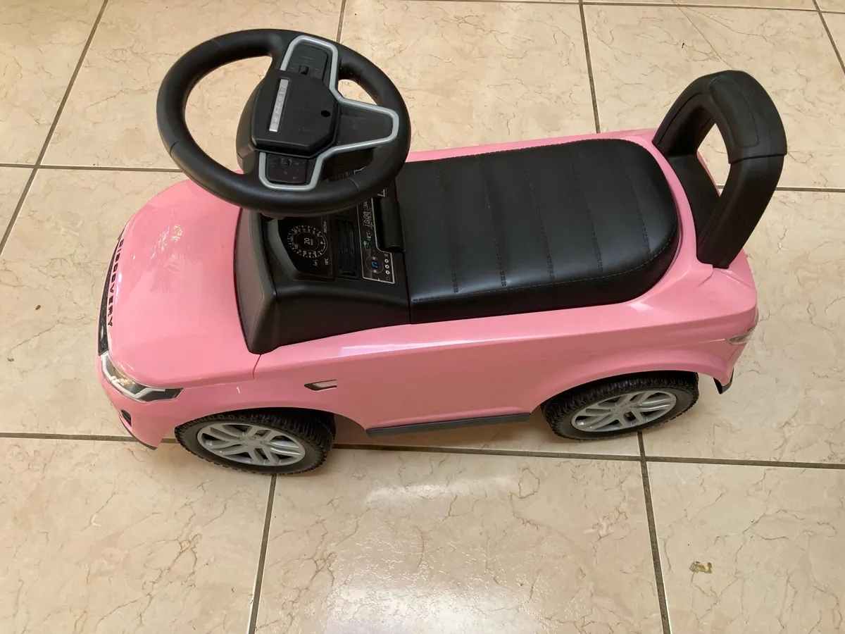 Rocking horse and Pink push along car - Image 1