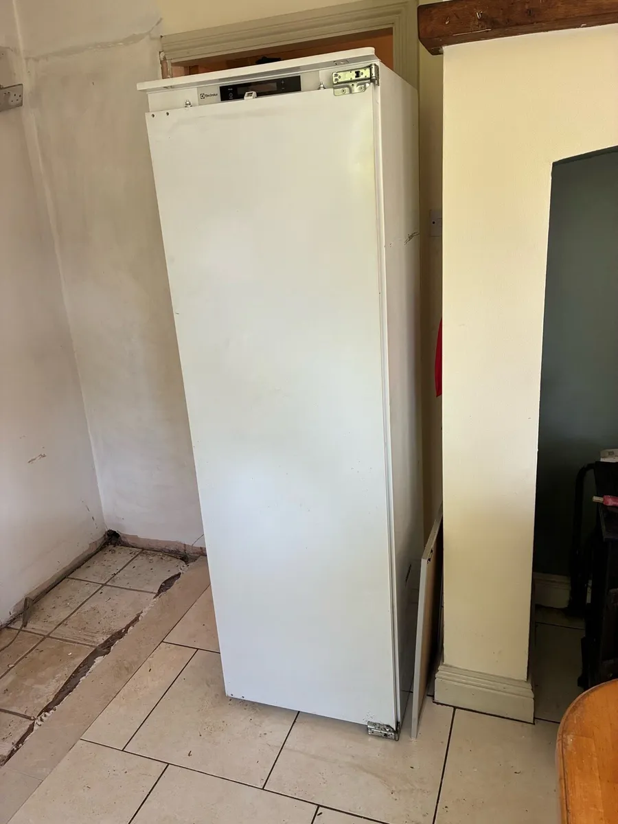Electrolux Integrated Fridge - Image 3