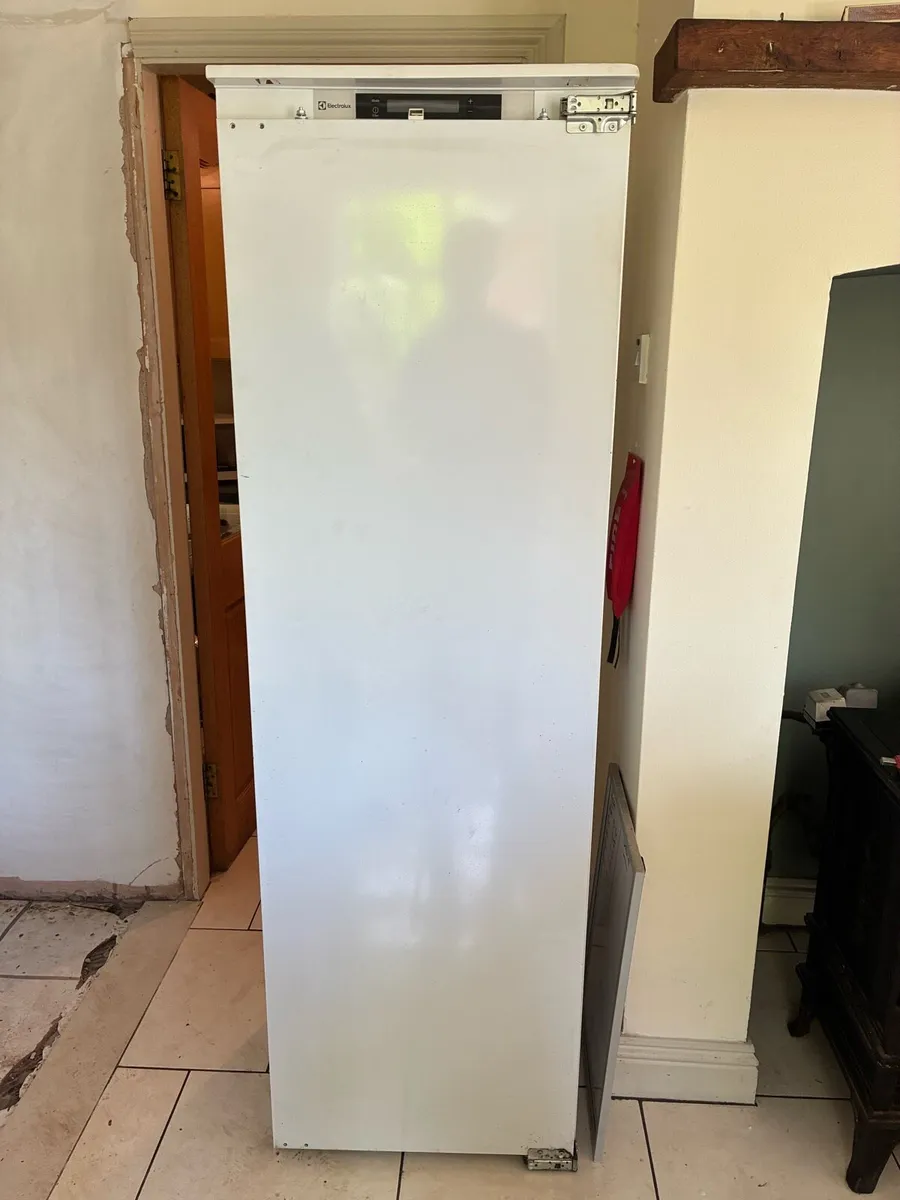 Electrolux Integrated Fridge - Image 4