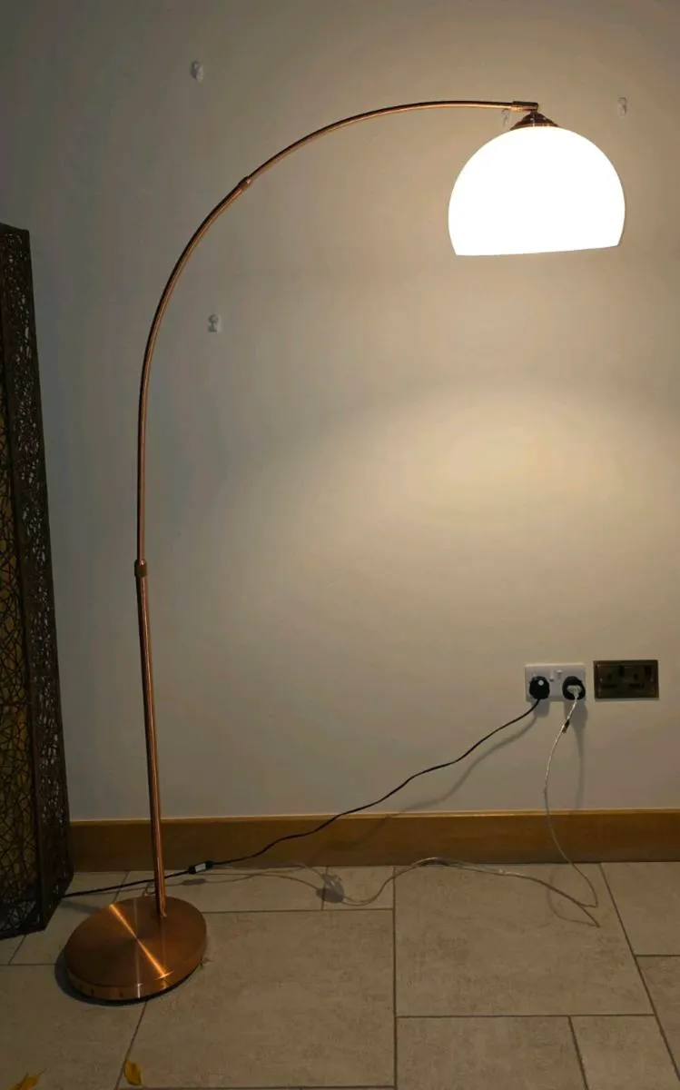 Floor lamp