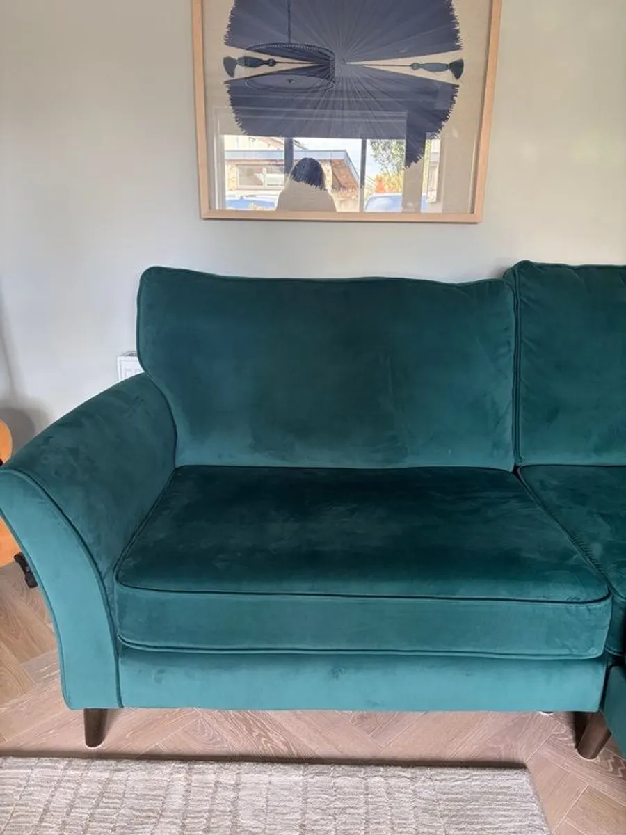 Beautiful L shaped velour sofa, Warwick fabric - Image 2