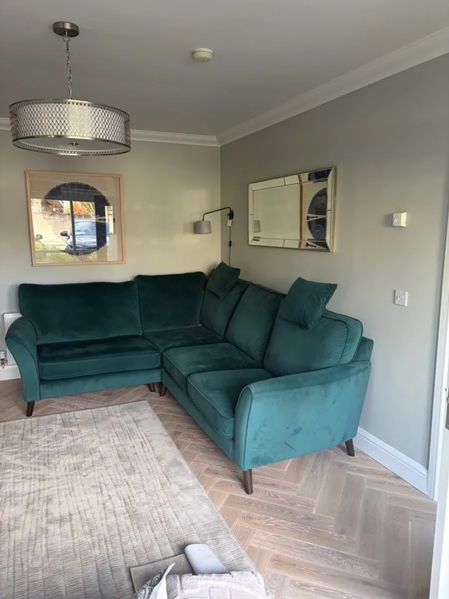 Beautiful L shaped velour sofa, Warwick fabric - Image 4