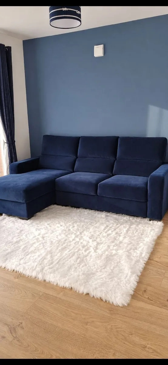Couch - Image 2