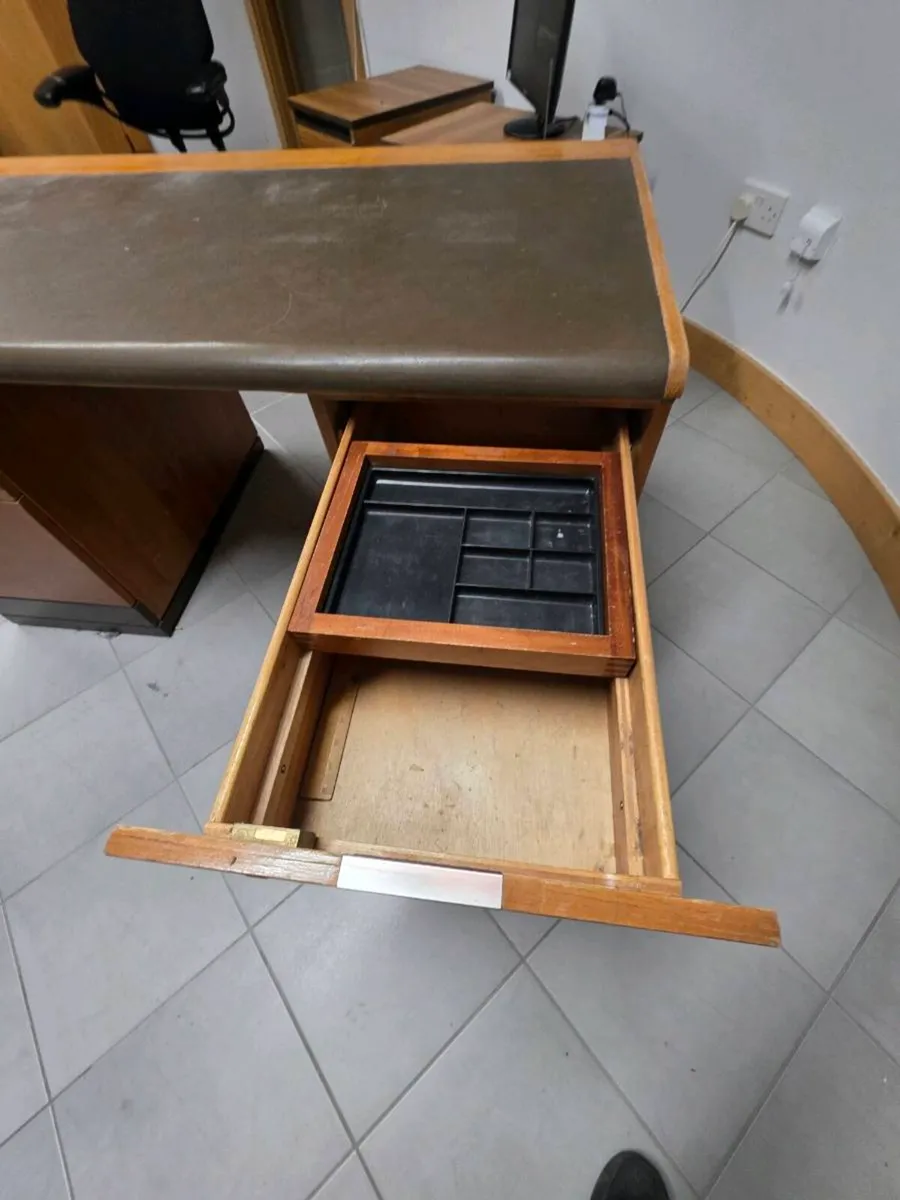 Selection of office furniture - Image 2
