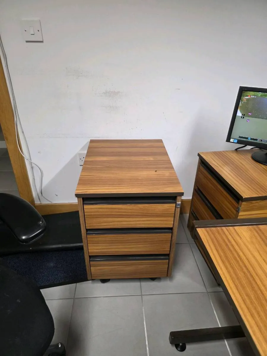 Selection of office furniture - Image 4