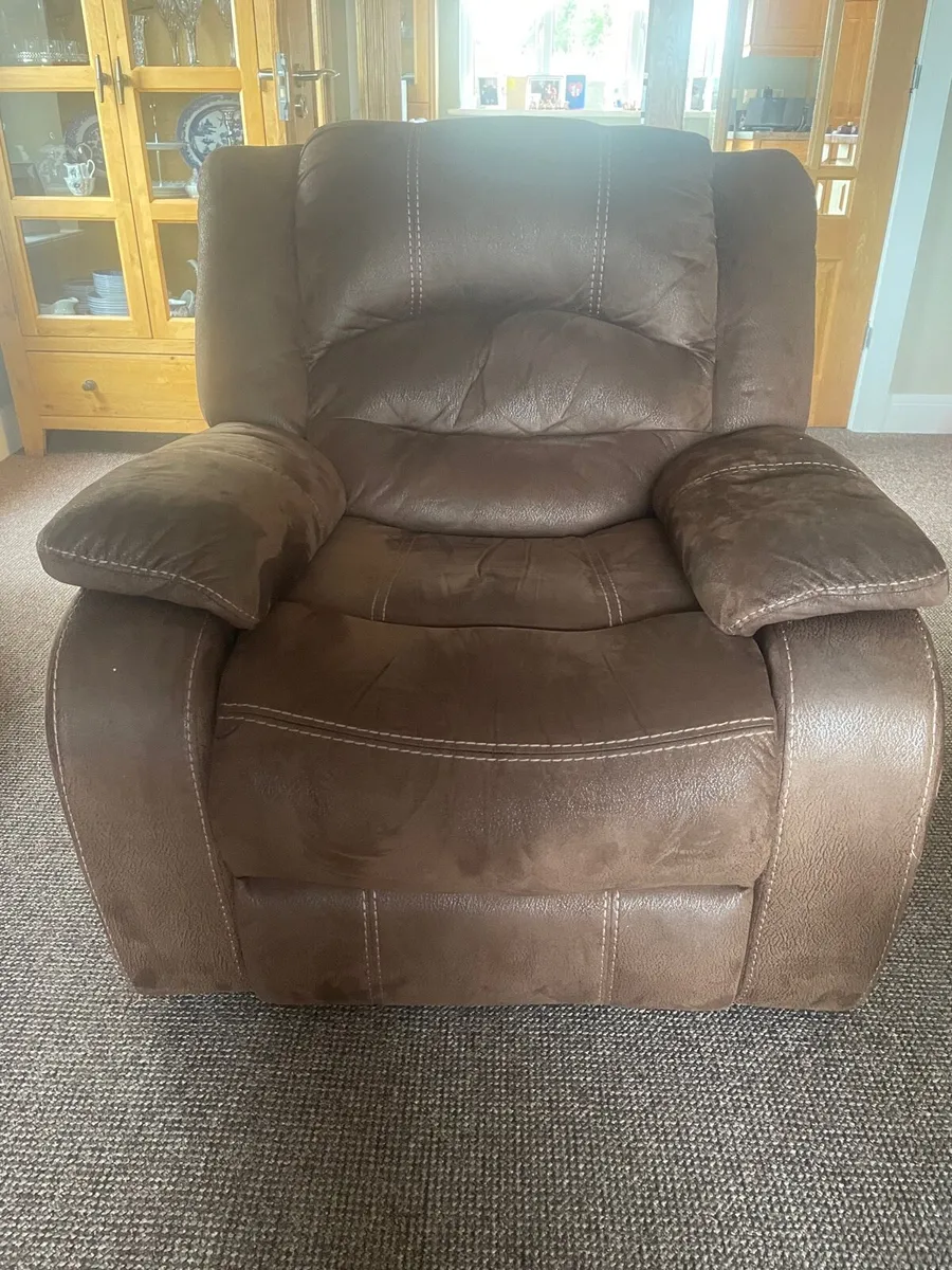 Three piece suite - Image 2