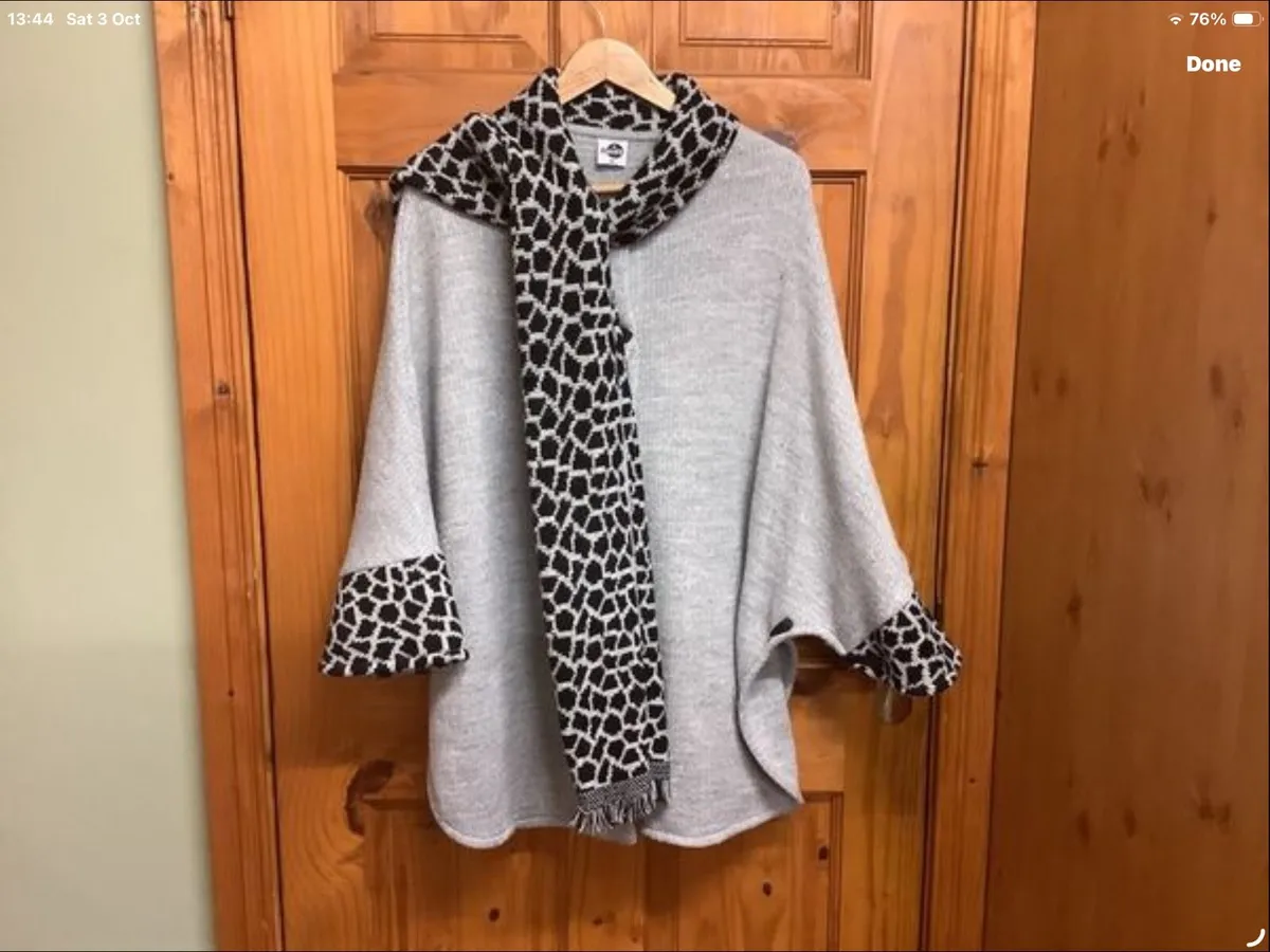 Knitted cape Jacket size 18 - Image 1