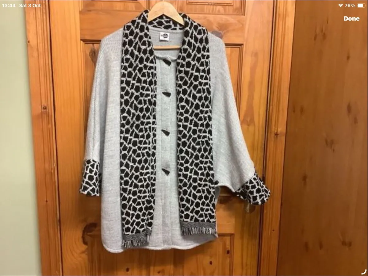 Knitted cape Jacket size 18 - Image 2