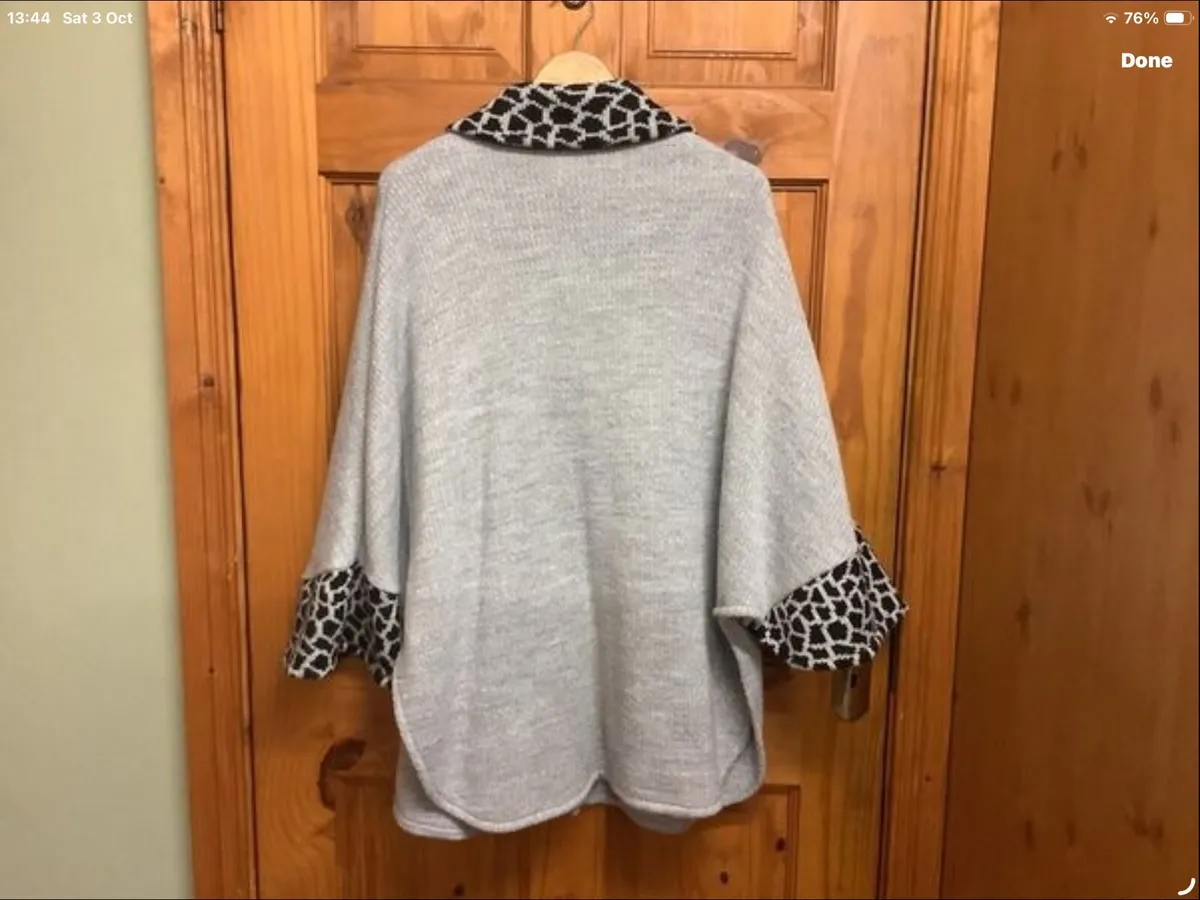Knitted cape Jacket size 18 - Image 3