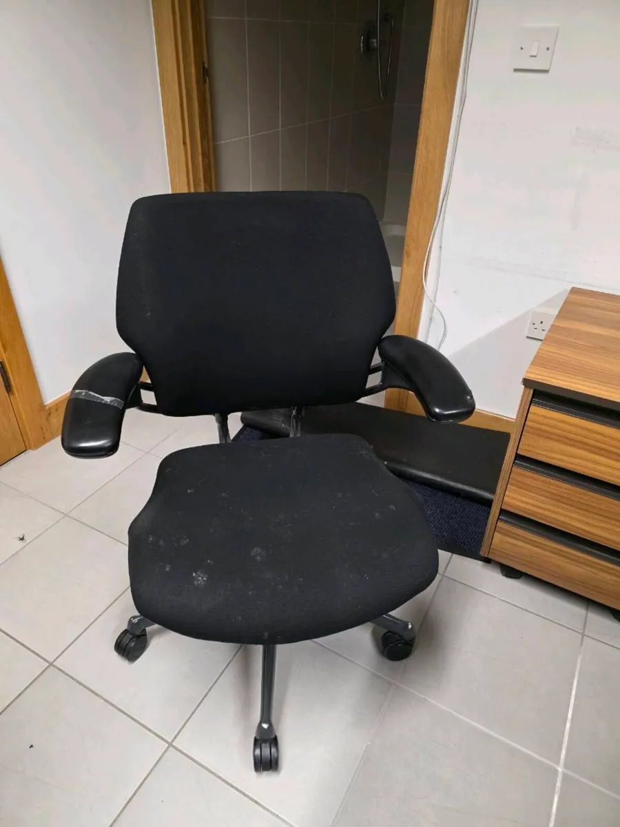 Office chairs - Image 1