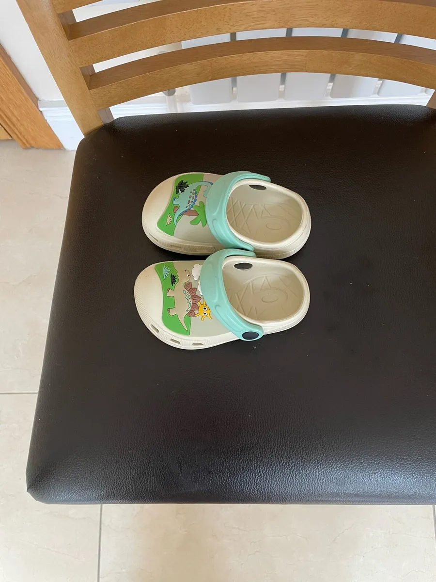 Boys crocs - Image 4