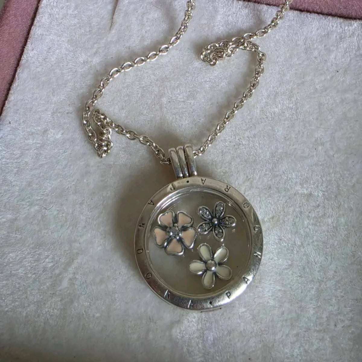 PANDORA floating Memories locket necklace - Image 2