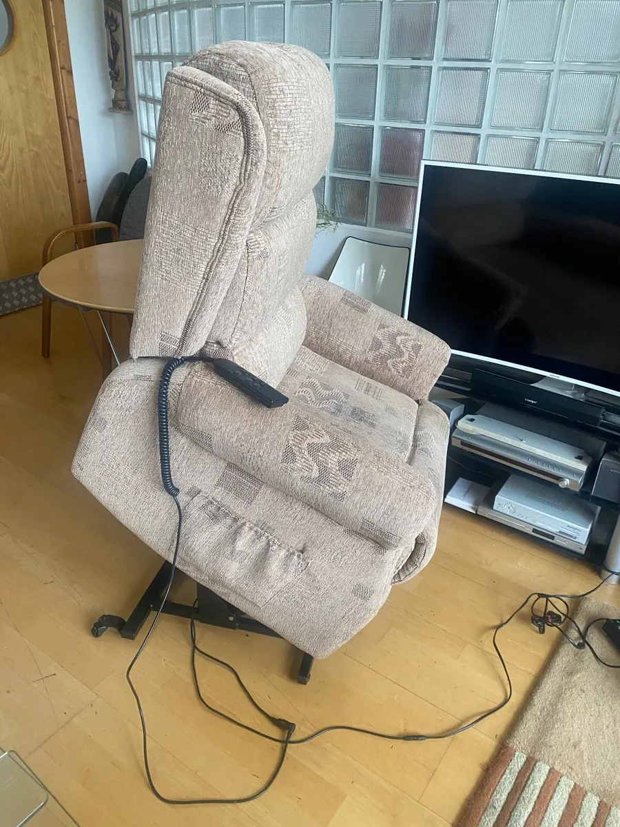 Electric Riser Recliner Mobility Chair 2 Motors - Image 1