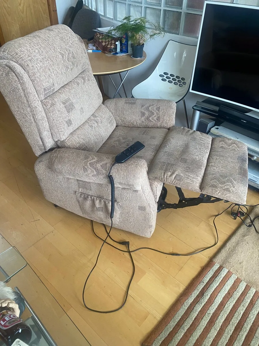 Electric Riser Recliner Mobility Chair 2 Motors - Image 4