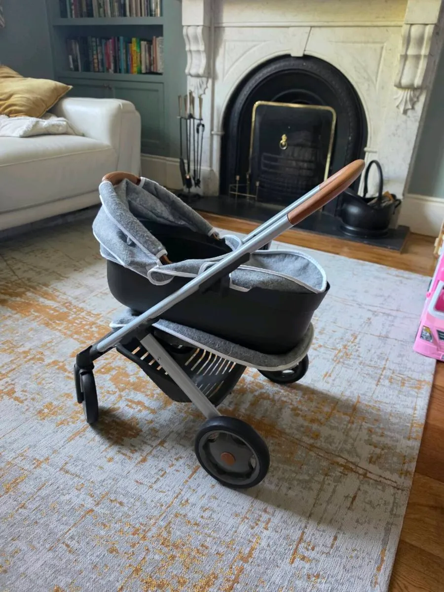 FREE Dolls pram - Image 2
