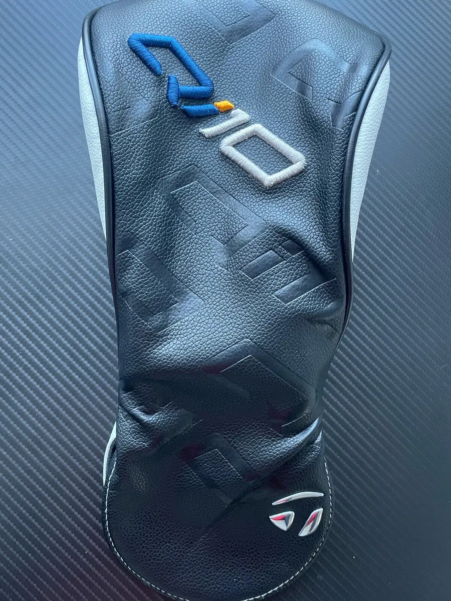 Taylor made Qi10 Driver Cover ( New ) - Image 1