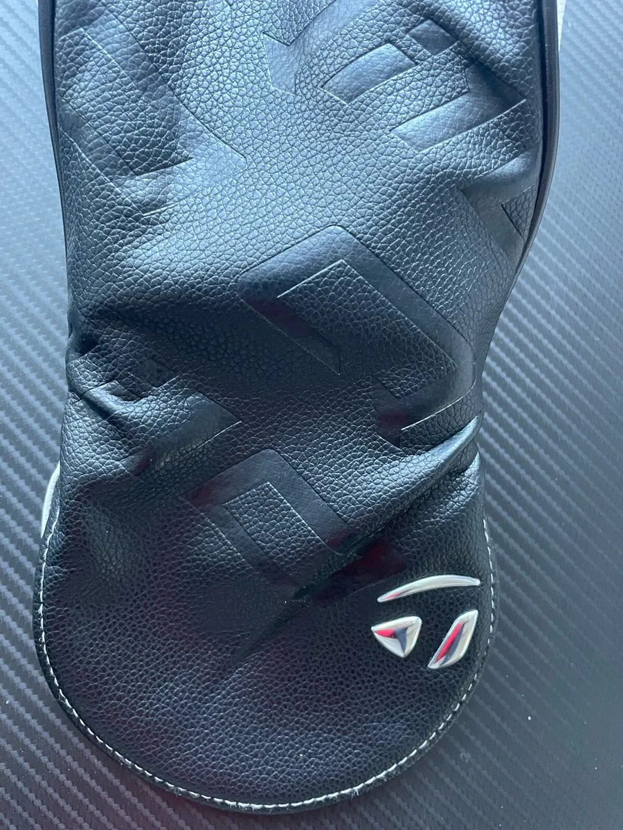 Taylor made Qi10 Driver Cover ( New ) - Image 4