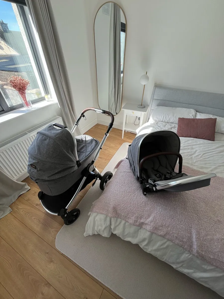 Mamas & Papas Travel System - Image 4