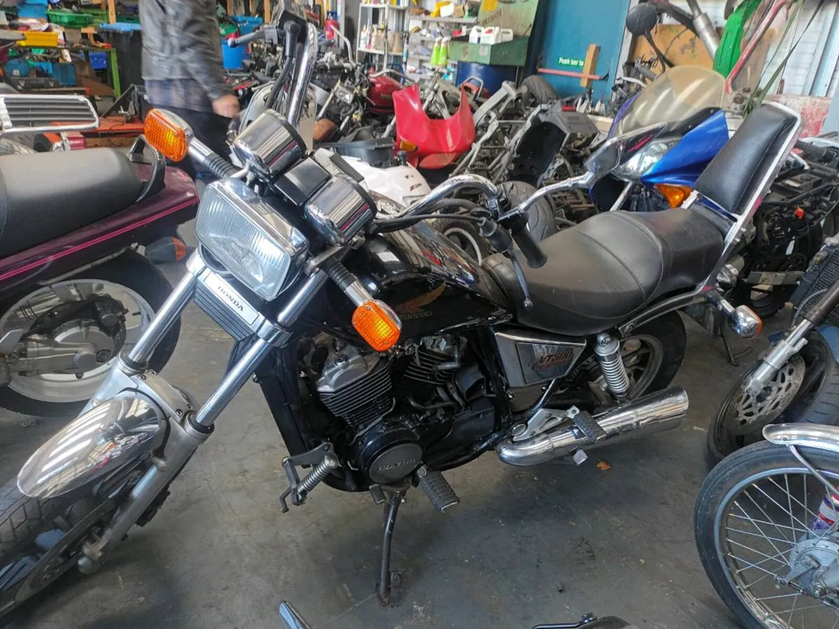 Breaking!!!! Honda VT500 Shadow 1983 - Image 2