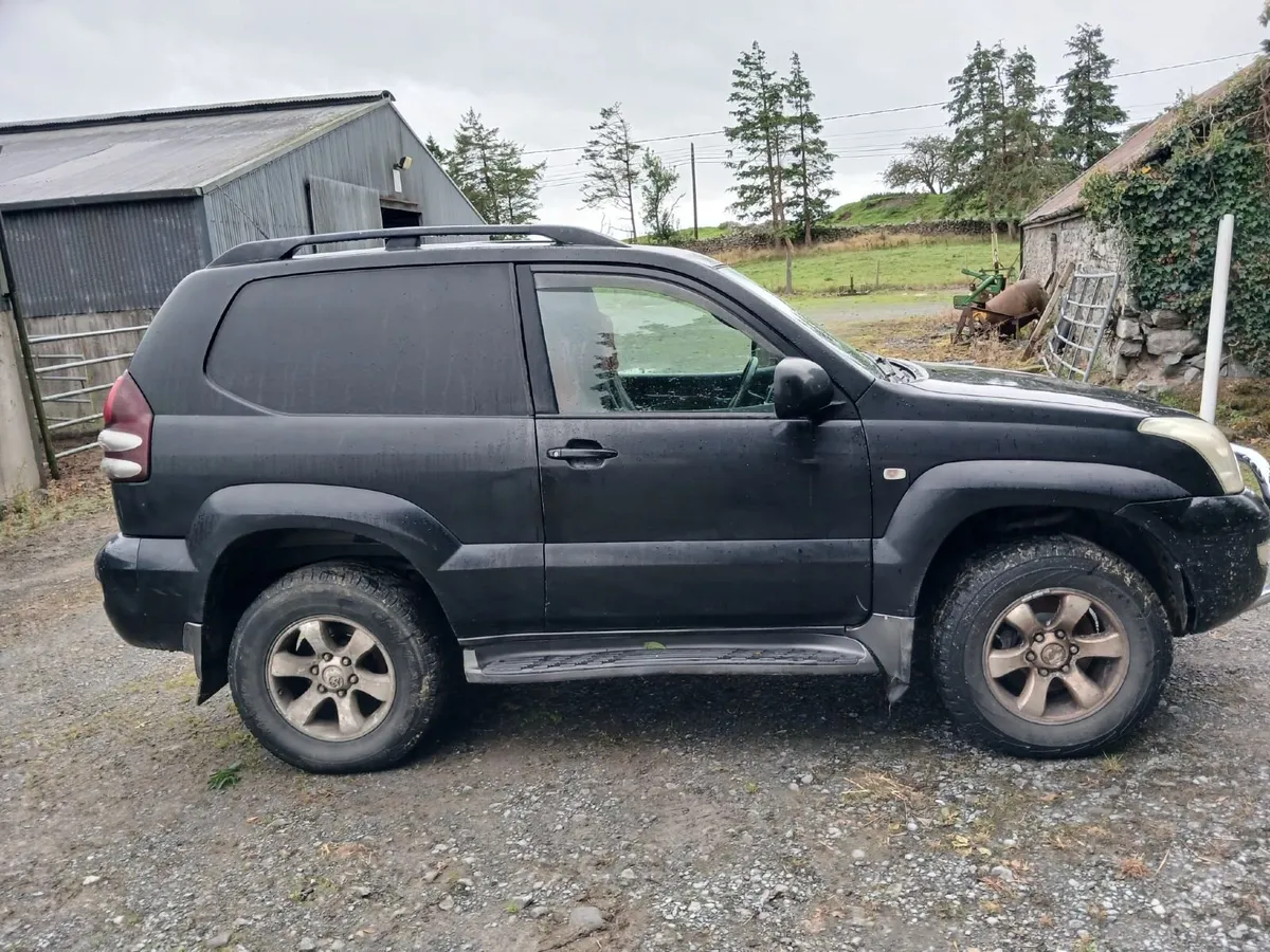 Toyota Land Cruiser 2005 - Image 3