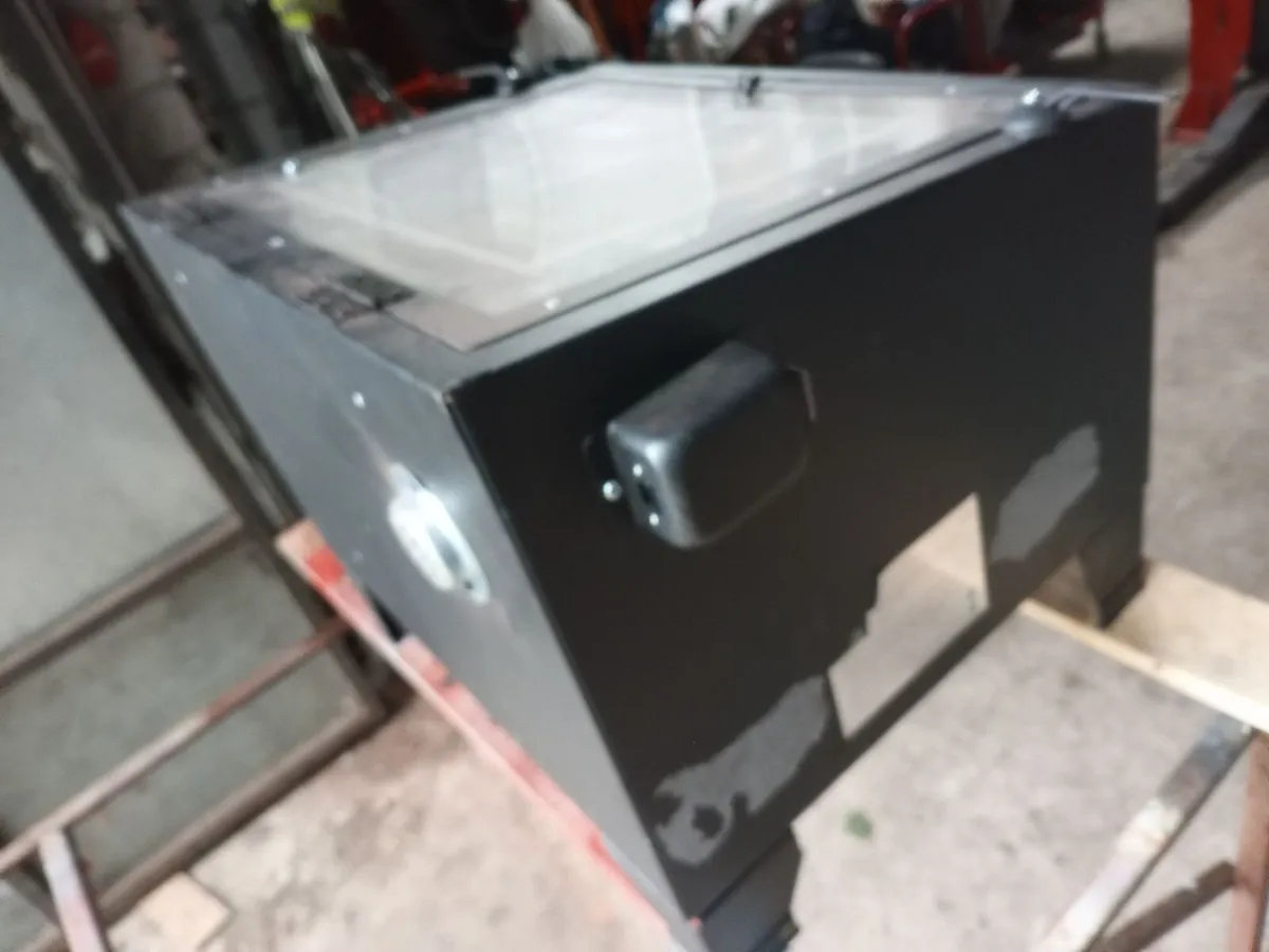 90Lts Bench Top Sand blaster - Image 3
