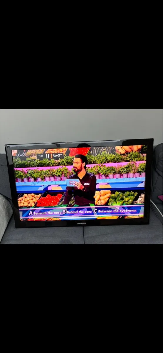 Samsung 40” Full HD TV Remote Included
