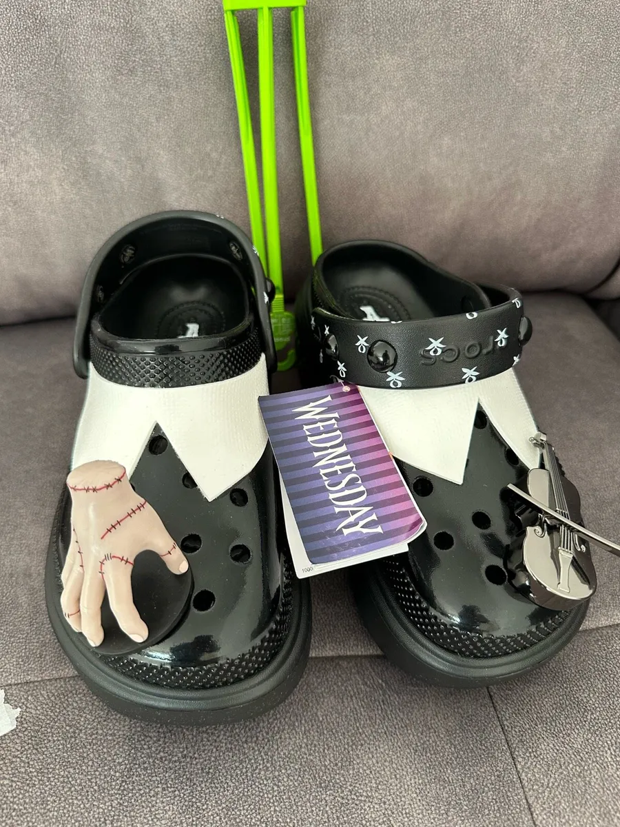 NEW RARE Crocs Wednesday stomp clog in black 5-7 - Image 1