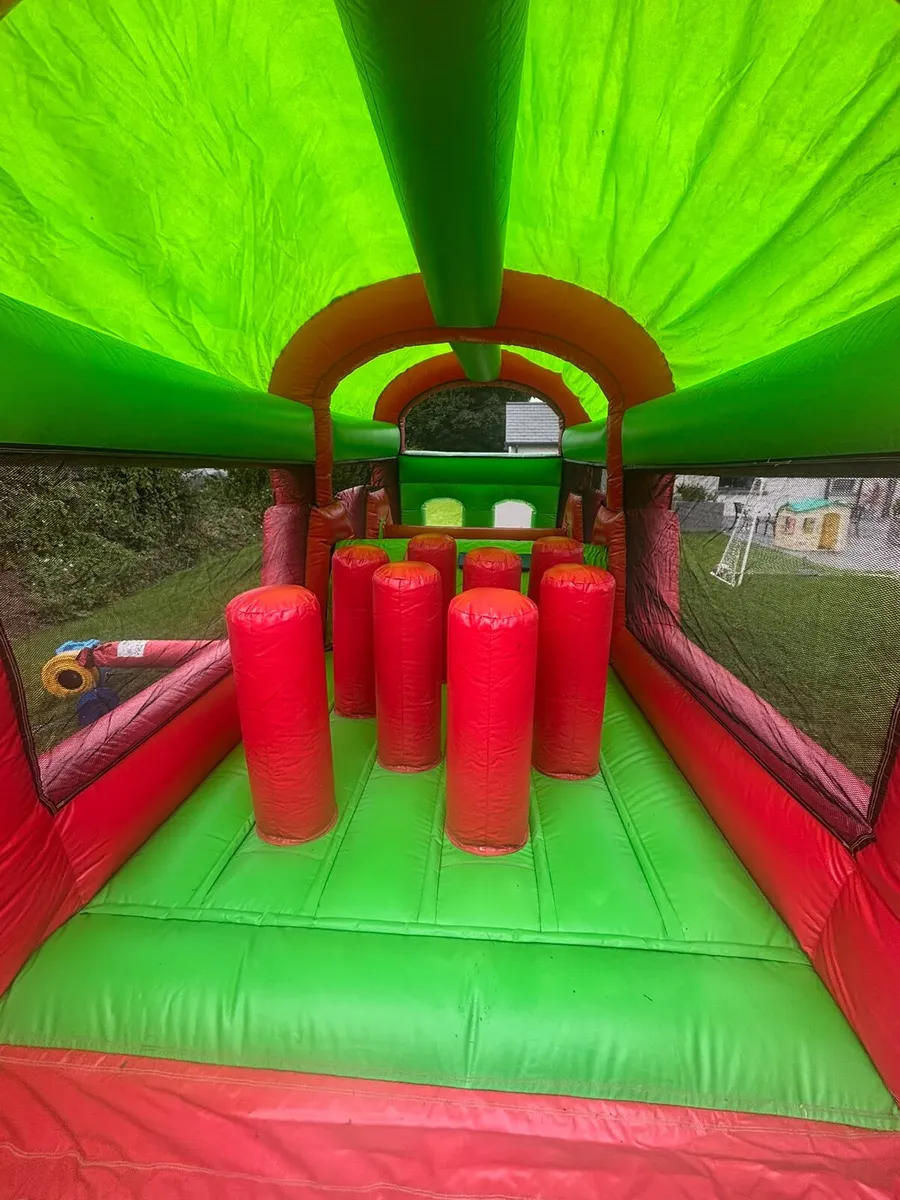 Bouncy castle - Image 3