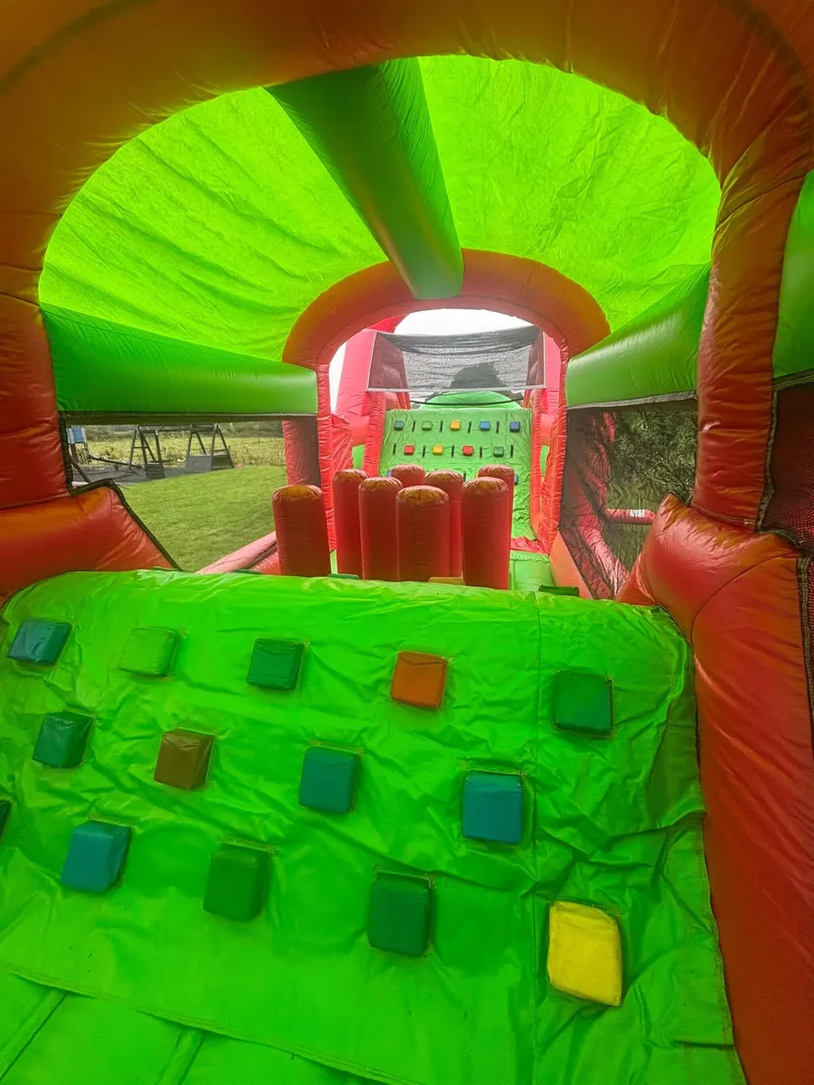 Bouncy castle - Image 4