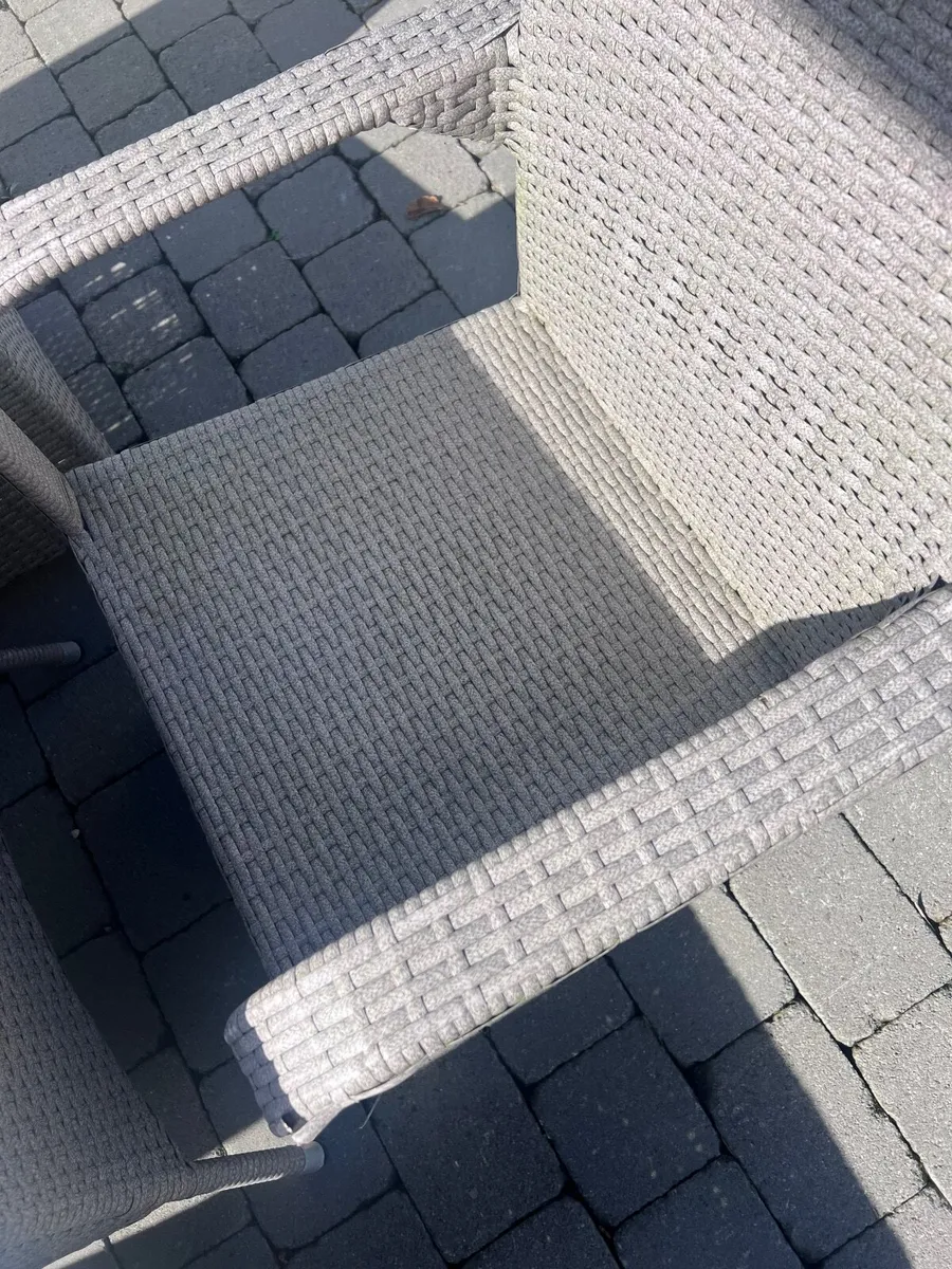 Garden furniture. - Image 1