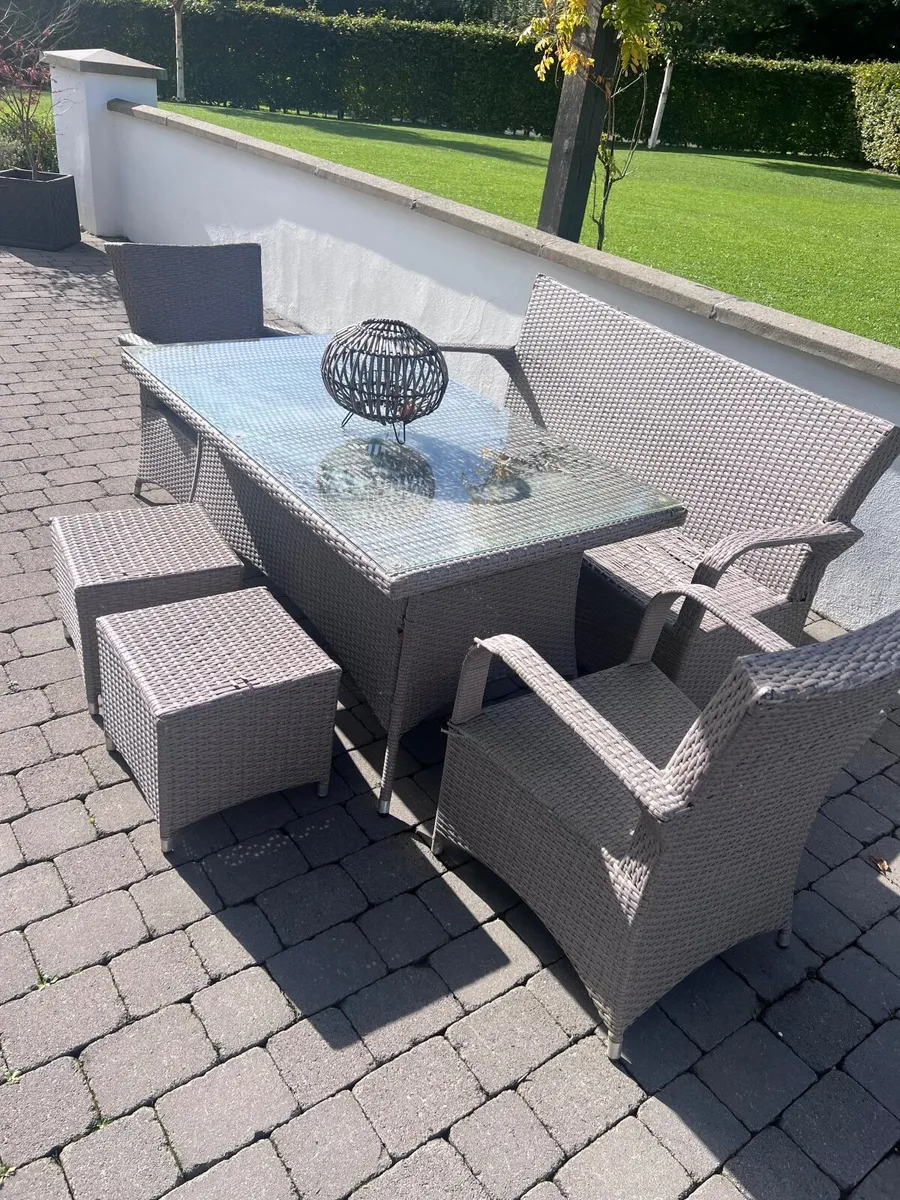 Garden furniture. - Image 3